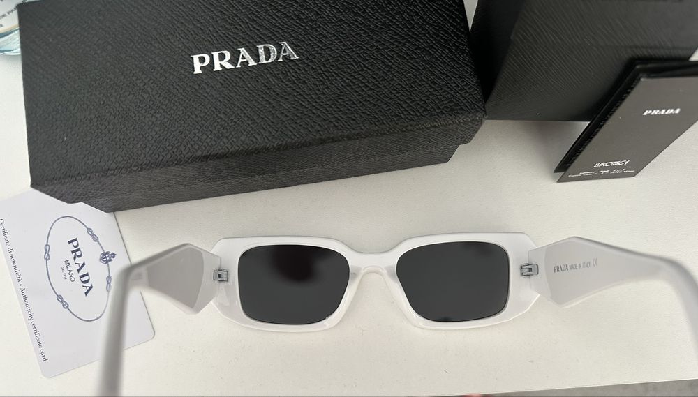ochelari prada de soare albi