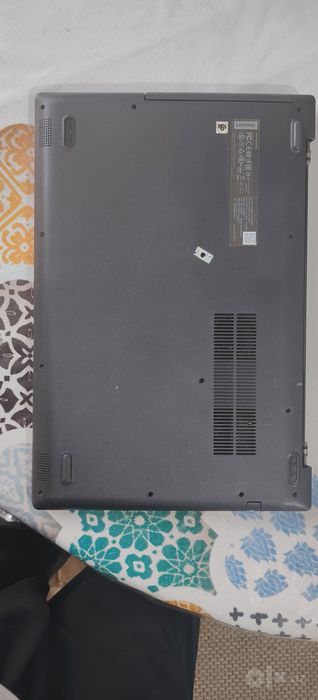 Lenovo noutbook sotiladi