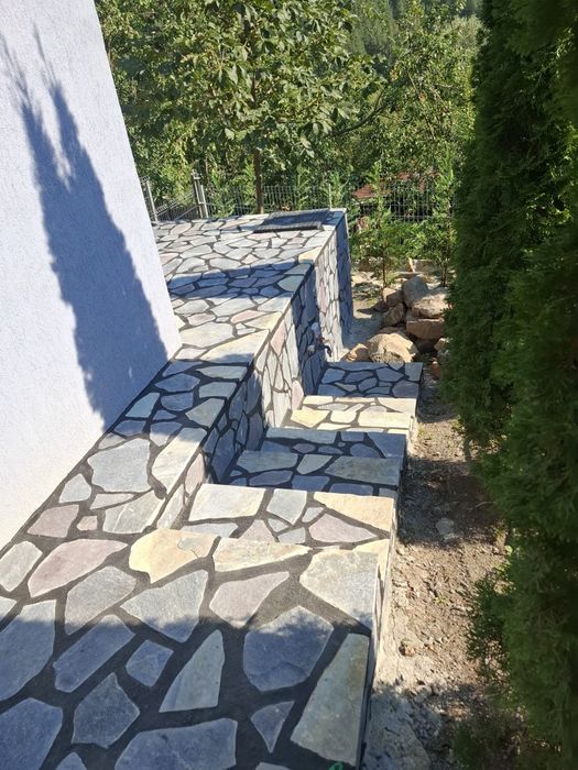 Vând piatra și montez la preț de producător