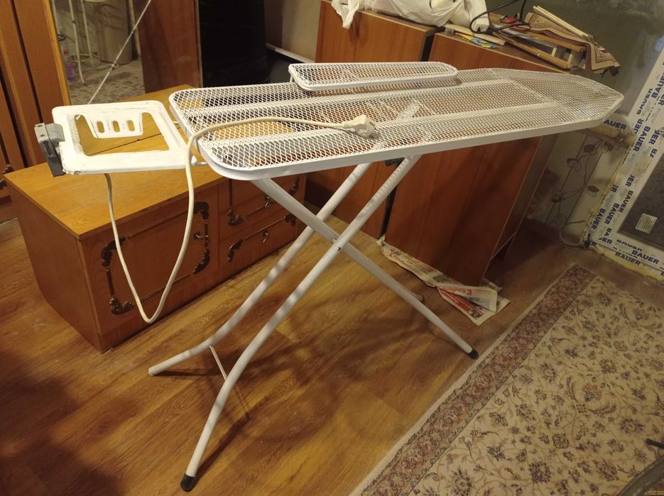 Дъска за гладене с контакт