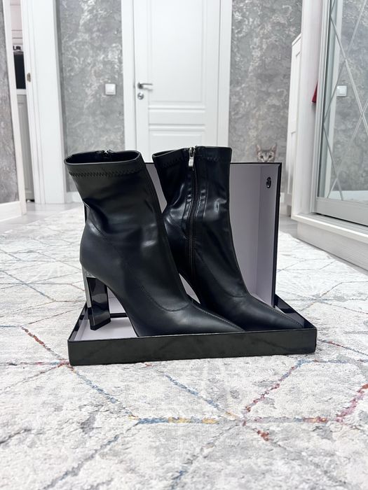 черные ботильоны на каблуке