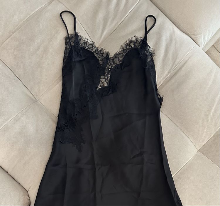 Сатенена рокля с дантела Zara