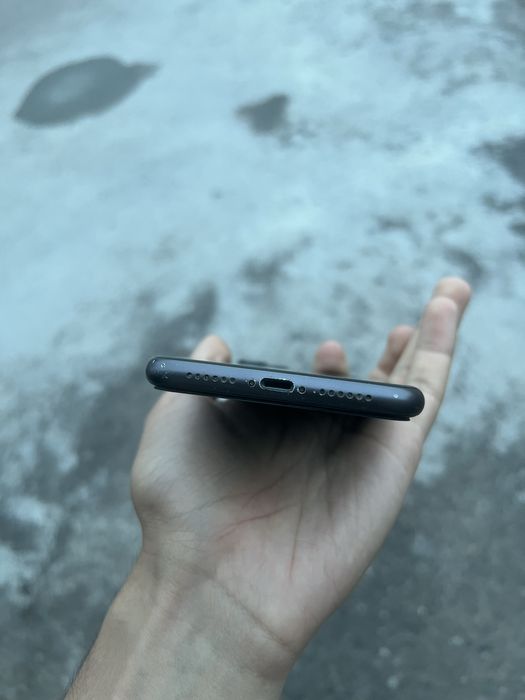 Ayfon 11 srochno sotiladi 64gb