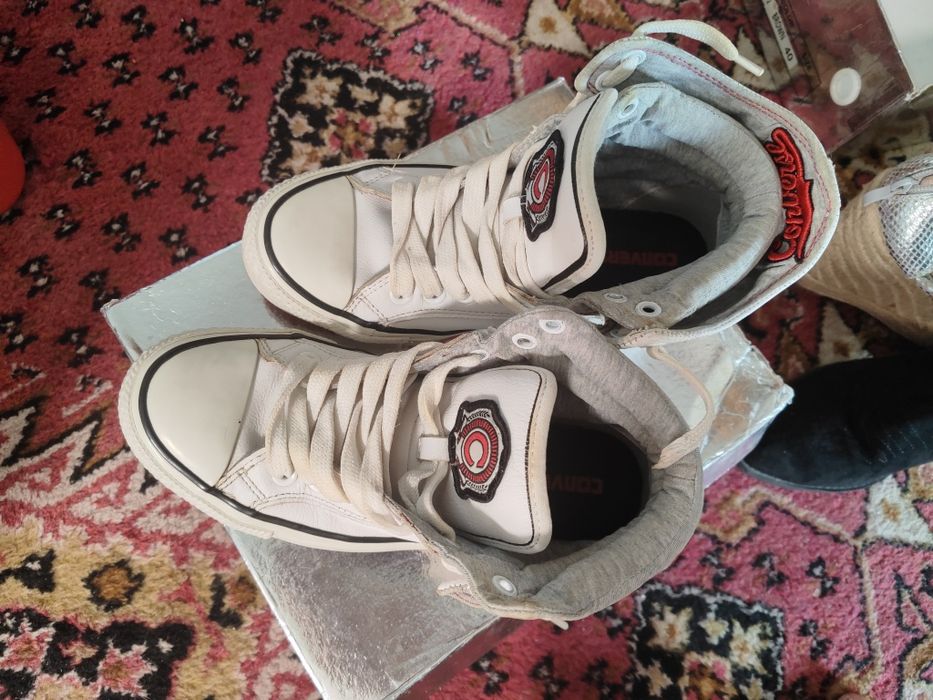 Продам фирменную обувь