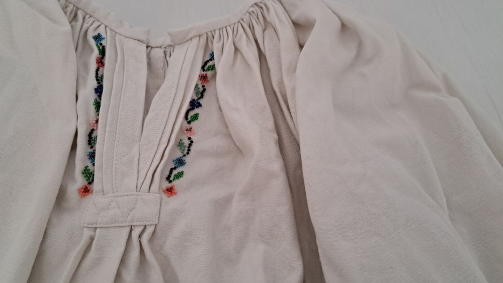 Ie/Cămășă populară cusută manual cu mărgele