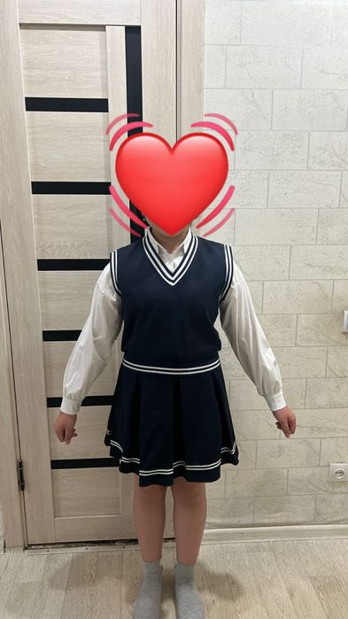 Школьная форма ( жилет и юбка)