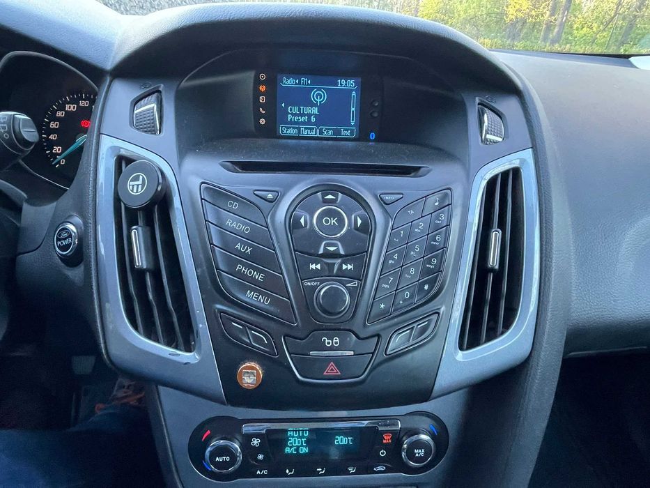 FORD Focus 2011 — imagine 4