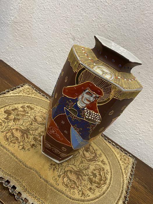 Японска ваза от порцелан сацума