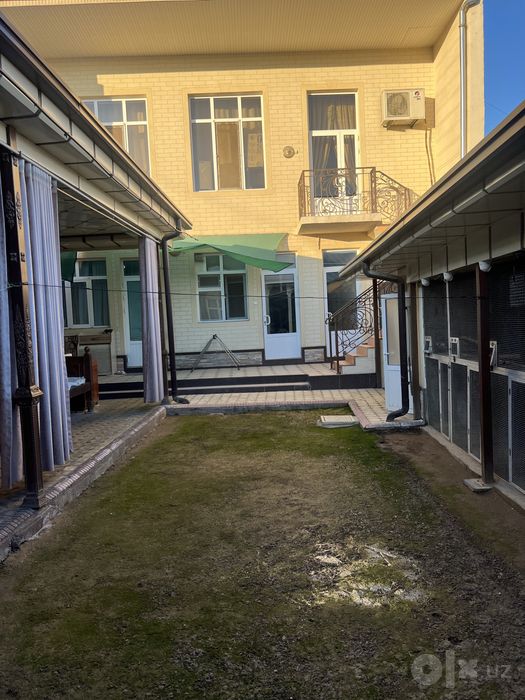 Uchaska sotiladi yun-obot tum batumiskida 3.4 sotix fasad 11*32