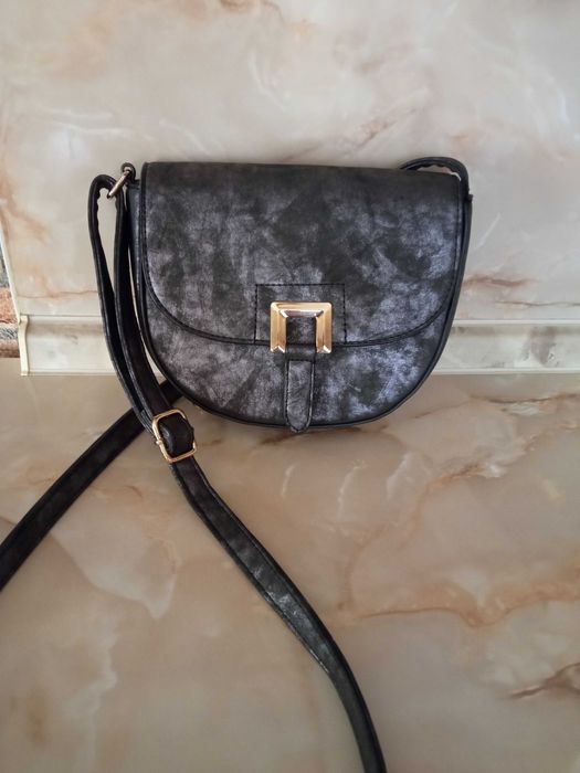 Дамска чантичка през рамо