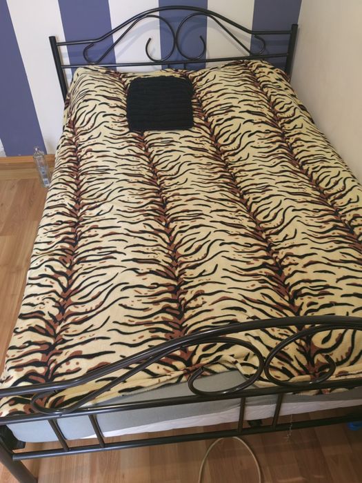 Pat din fier forjat cu saltea