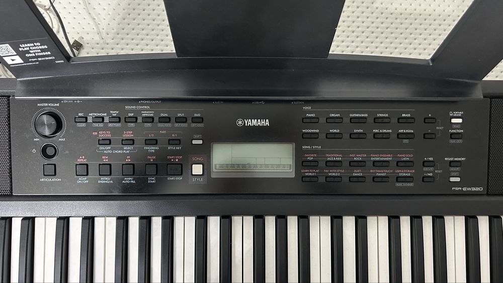 Yamaha PSR EW-320