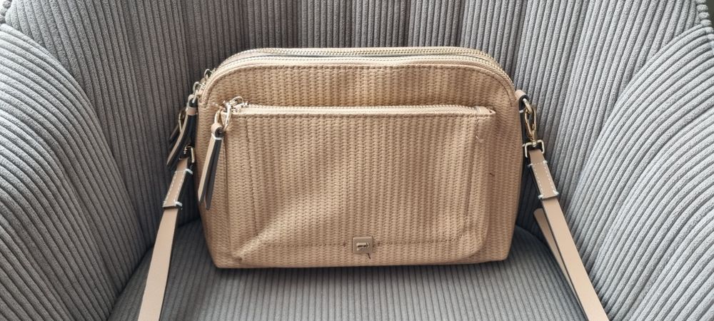 Дамски чанти различни модели и цветове