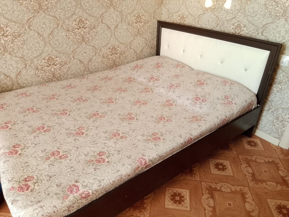 Спальный кровать