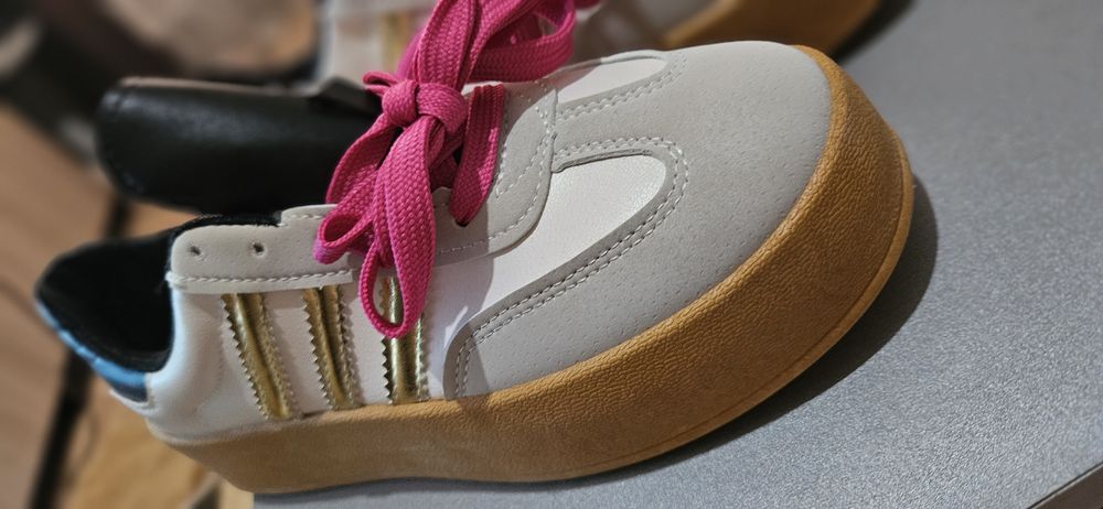 Продам новые кросовки