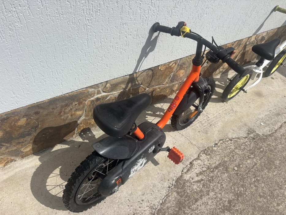 Vând biciclete pentru copii .