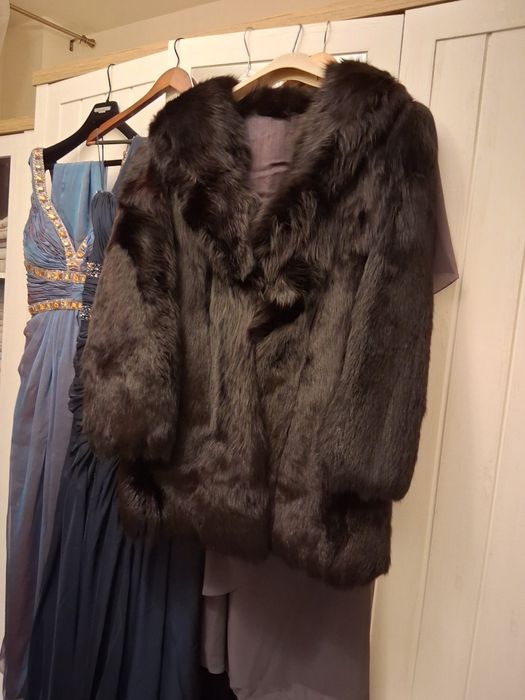 Haină de blana naturala,vulpe polara vopsit negru