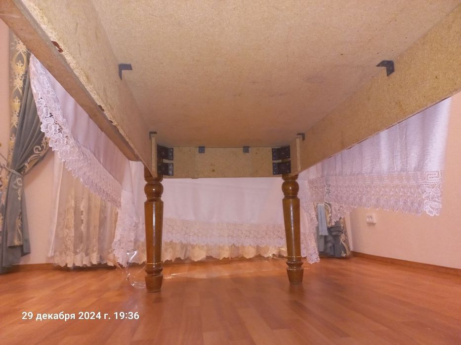 Стол деревянные в хорошем состоянии