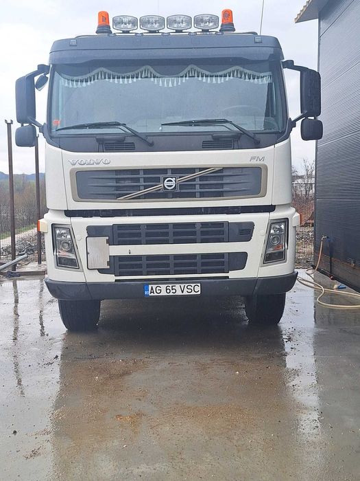 Semiremorca basculabila Schmitz, an 2008 + cap tractor VOLVO FM 440, tractiune 4x4