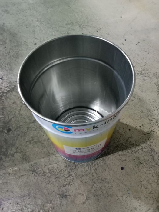 Продам ведра из под лака.