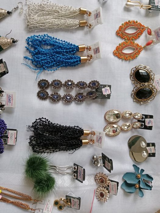 Сережки,колье все по 500тг