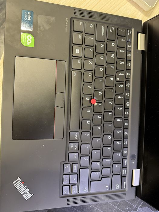 Продавам чисто нов лаптоп Lenovo x13 gen 5 - 2 в 1