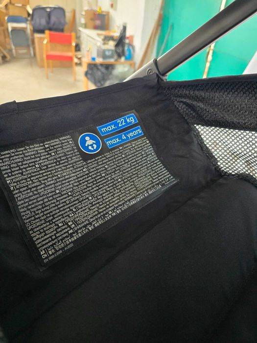 Cărucior sport Hauck Shop N Care gri cu tavă