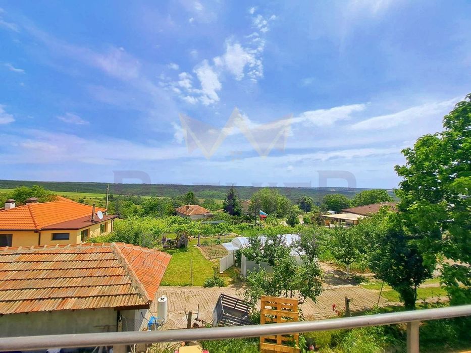 Дава се под наем Къща в с. Бенковски, Област Варна - 113 кв.м за 765 € - Снимка #2