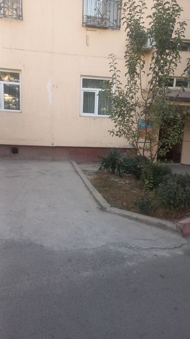 Yunusobod 17kv 1 qavat 4xonali