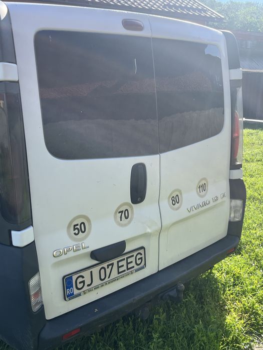 Opel vivaro 1.9 mai multe detalii in privat