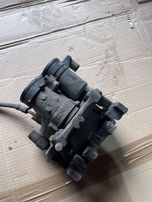 Etrier stanga spate electric Mercedes C-class W205 2.2 cdi A2054231598