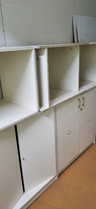 Шкафчики белые б/у