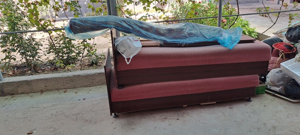 Divan ikkita bir kishilik tekinga