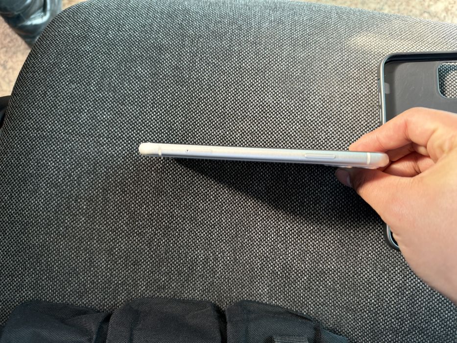 Продам айфон 11 128 гб