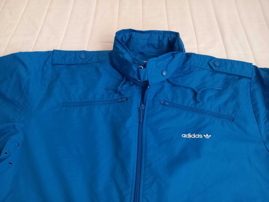 Ветрово яке със защита от дъждове.  ADIDAS