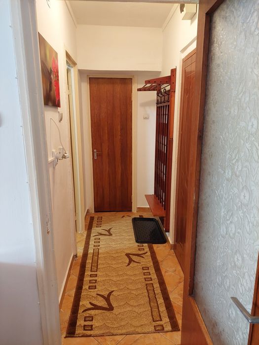 Închiriez garsoniera