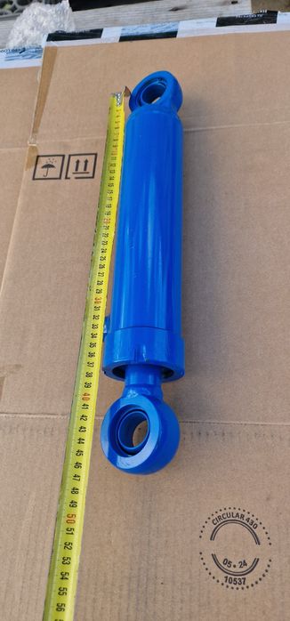 Cilindru hidraulic 420 mm deschide 220 mm tija grosime 35 mm bolturi 3