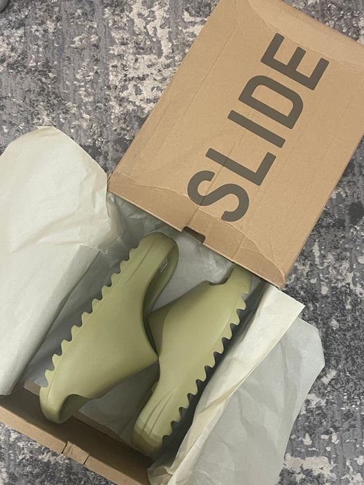 Yeezy slides mărimea 44
