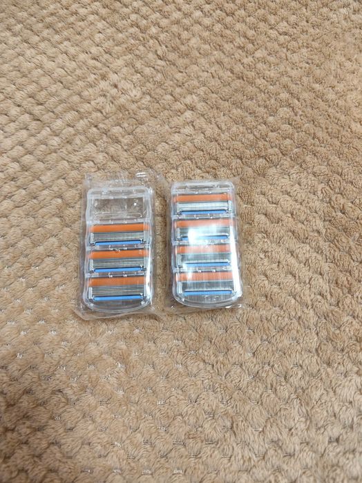 Продавам ножчета за бръснене