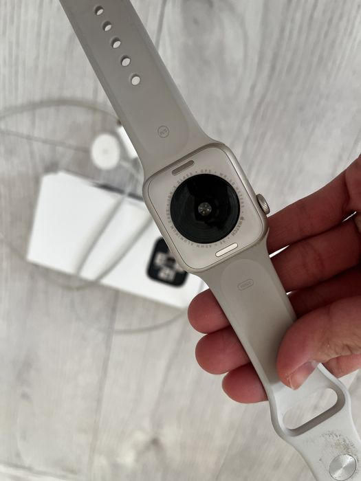 Продам Apple watch Se
