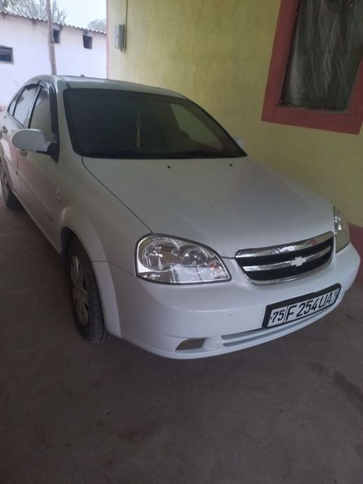Lacetti 1.8 aftamat luki bor yili 2009.prabeg 240min9.000 $.