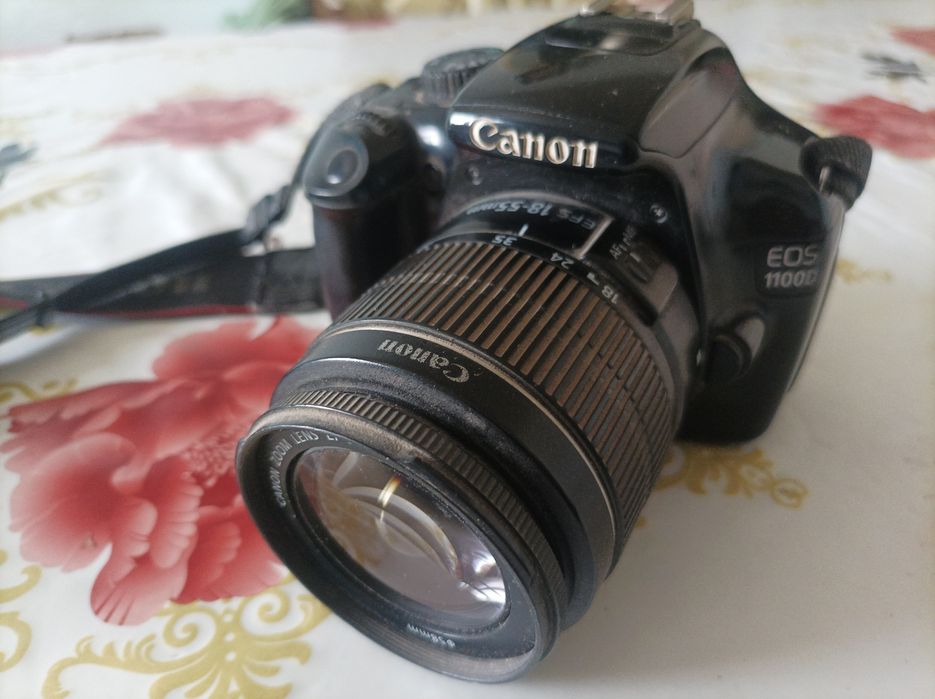 Canon 1100d EOS 18 - 55 mm