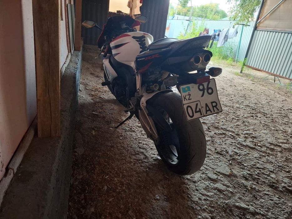 Мотоцикл хонда 1000 RR