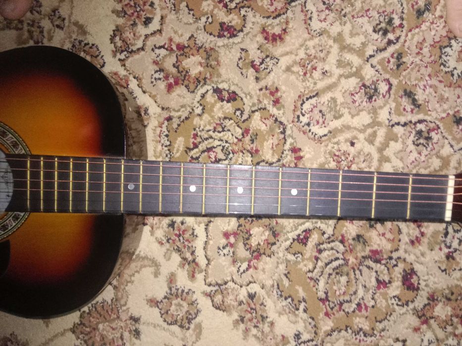 Акустическая гитара
