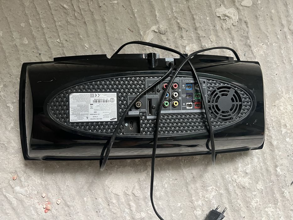 Statie samsung.  350w  plus 2 boxa cate 4 defuzoare   Boxa are 500 w