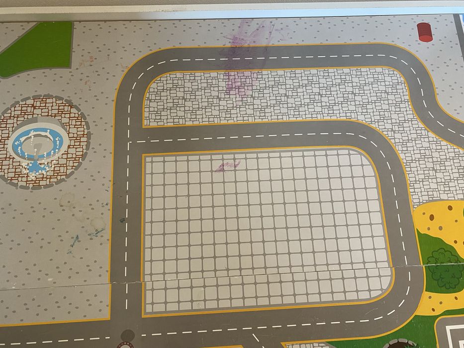 Masă pentru circuit sine tren de lemn