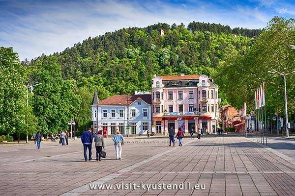 Продава се Къща в Кюстендил, Промишлена зона - Север - 180 кв.м за 595 €/кв.м - Снимка #8