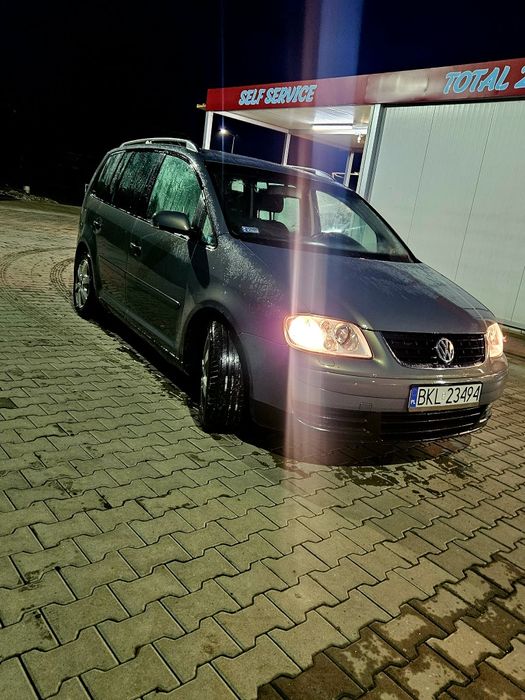 Vând wolsvagen touran din 2004