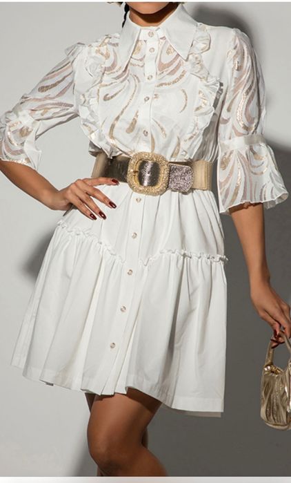 Рокля Луси съз златно