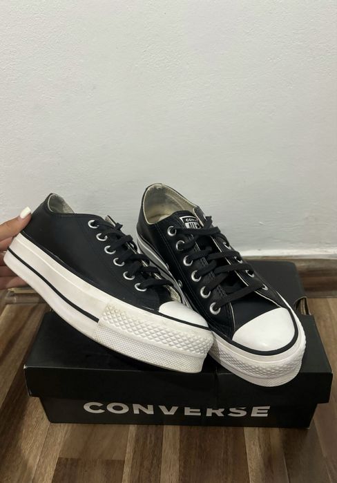 Converse de piele